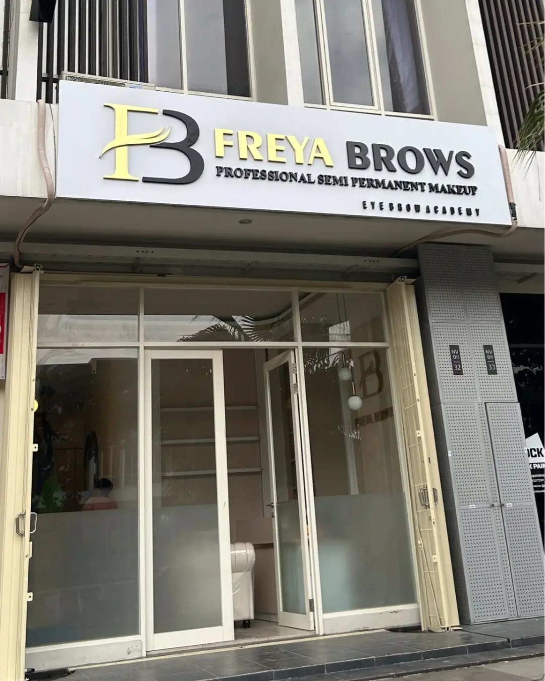 Freya Brows Professional