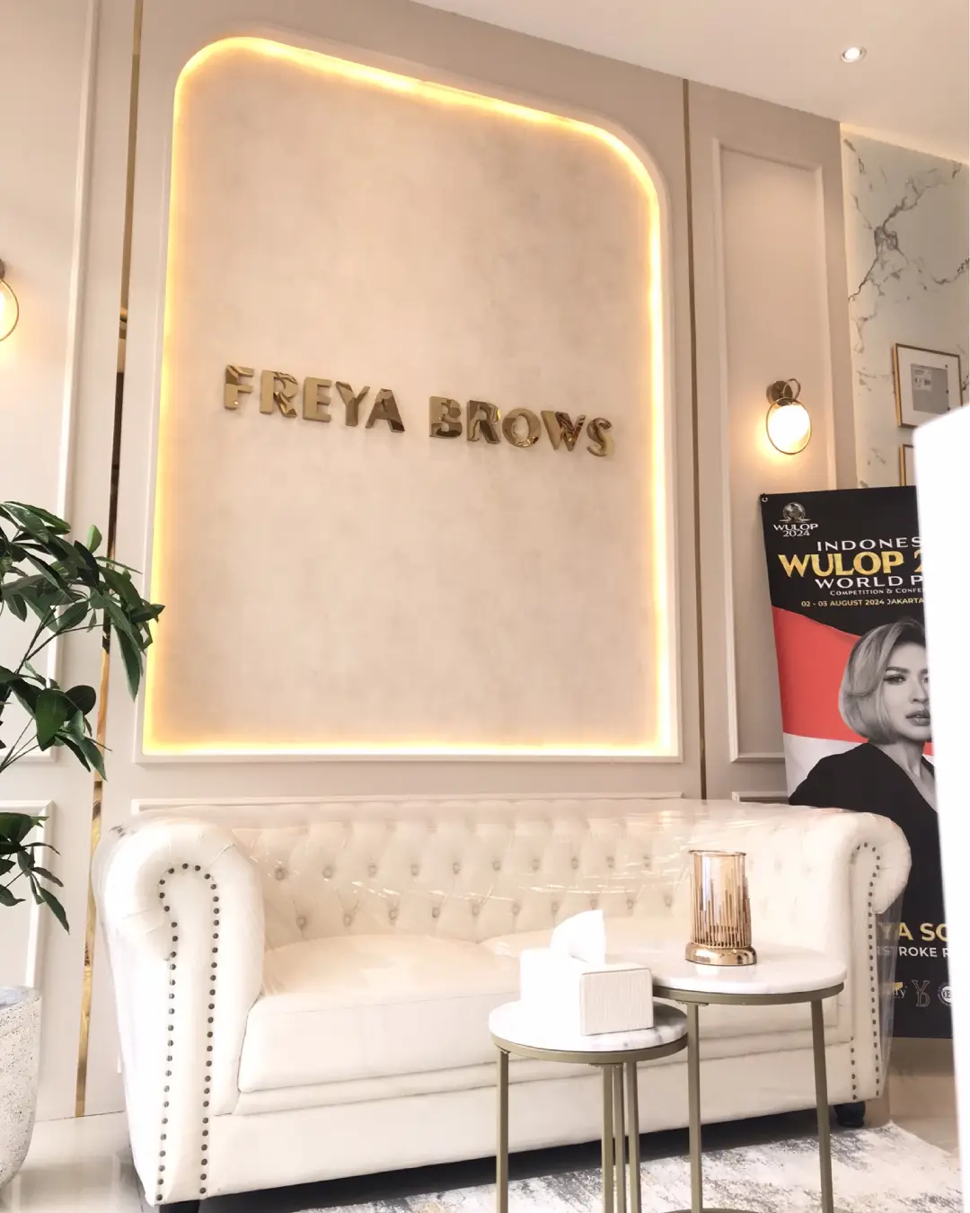 Freya brows Interior
